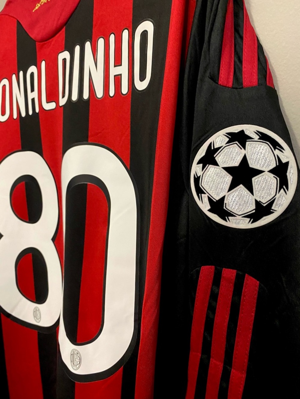 Vintage AC Milan 2009/2010 Ronaldinho UCL home red and black soccer jersey - Picture 5 of 6
